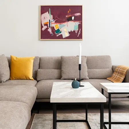 Bright & Sunny Stylish With 2bdr And 2bth *