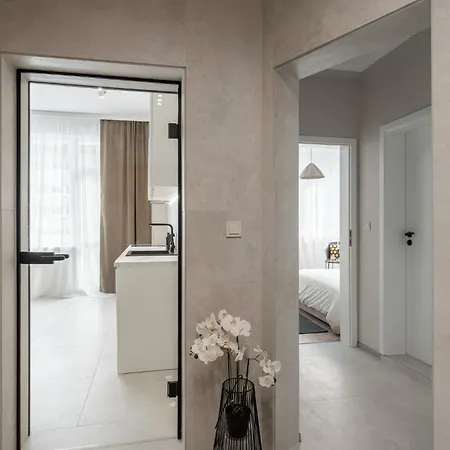 Apartment Bright & Sunny Stylish With 2bdr And 2bth